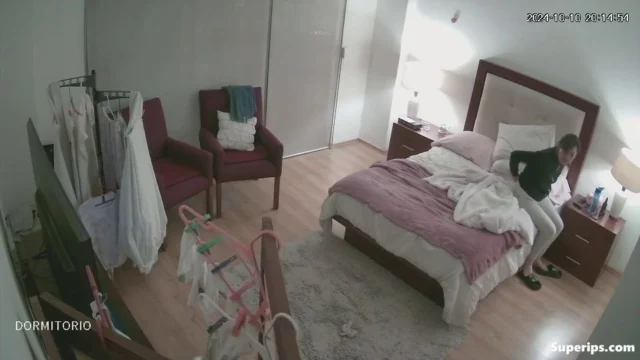 IPCAM – Italian wife rubs her pussy brutally IPCAM – Italian wife rubs her pussy brutally