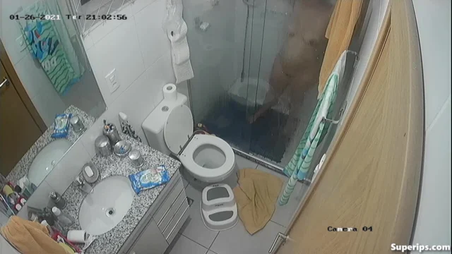 IPCAM – Mature Italian woman uses the bathroom IPCAM – Mature Italian woman uses the bathroom