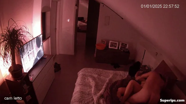 IPCAM – Italian chubby MILF has sex in her bed IPCAM – Italian chubby MILF has sex in her bed