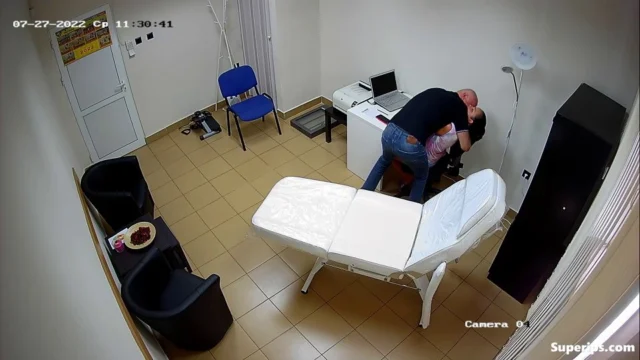 IPCAM – Naughty European secretary kisses the doctor IPCAM – Naughty European secretary kisses the doctor