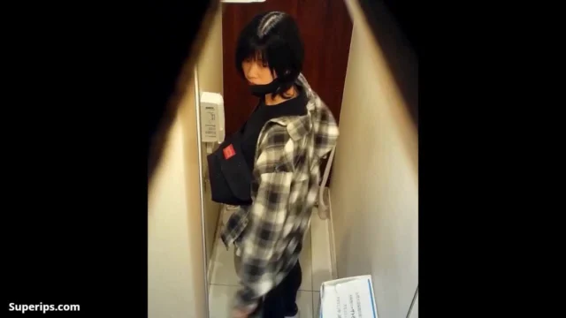 Spy Toilet – Young Japanese girls – Part 2 Spy Toilet – Young Japanese girls – Part 2