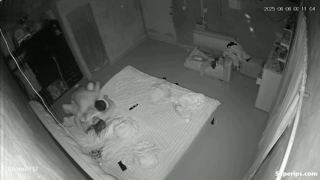 IPCAM – Poor married couple has sex in their bed IPCAM – Poor married couple has sex in their bed