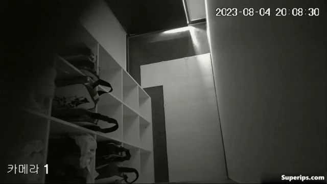 IPCAM – Girls’ changing room spy in Korea IPCAM – Girls’ changing room spy in Korea