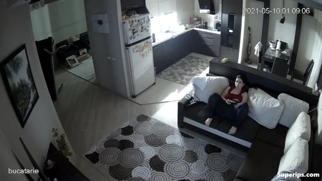 IPCAM – Russian spinster mom masturbating on the couch IPCAM – Russian spinster mom masturbating on the couch