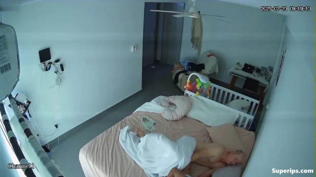 IPCAM – Latina mother gets fucked by an old man IPCAM – Latina mother gets fucked by an old man