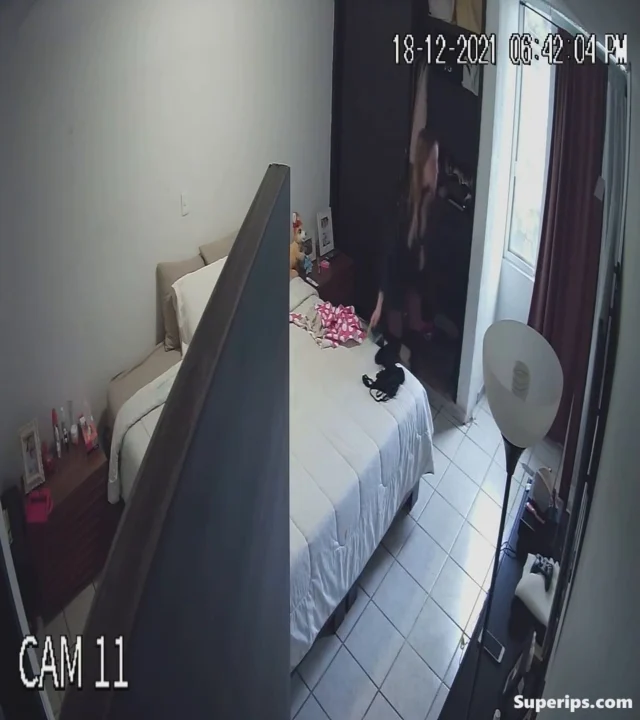 IPCAM – Cute blonde girl gets dressed in her room IPCAM – Cute blonde girl gets dressed in her room