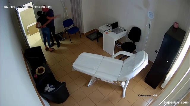 IPCAM – Young secretary is grope by the doctor IPCAM – Young secretary is grope by the doctor