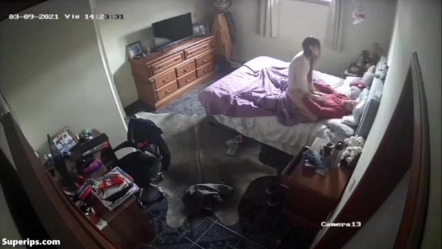 IPCAM – Young Hispanic girl fucks an old man IPCAM – Young Hispanic girl fucks an old man