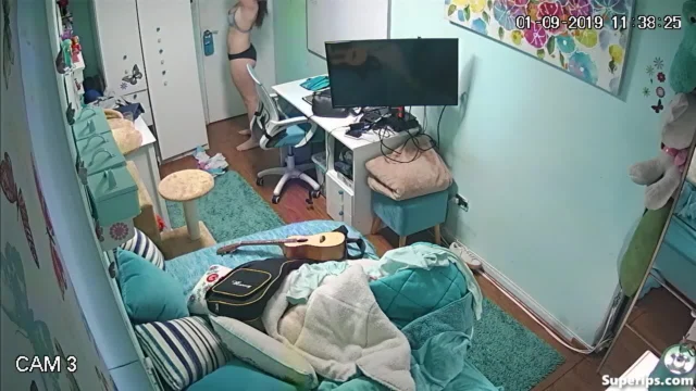 IPCAM – Pretty teenager changes her underwear IPCAM – Pretty teenager changes her underwear