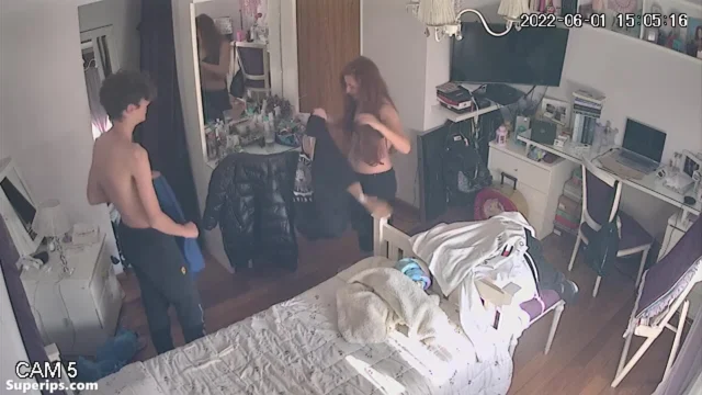 IPCAM – Redhead girl loses her virginity with her boyfriend IPCAM – Redhead girl loses her virginity with her boyfriend