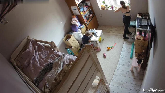 IPCAM – Ukrainian teenager changes her clothes IPCAM – Ukrainian teenager changes her clothes
