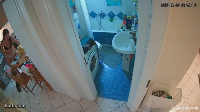 IPCAM – Skinny European girl enters the bathroom IPCAM – Skinny European girl enters the bathroom