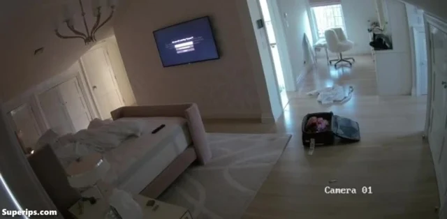 IPCAM – Huge German teen gets dressed in her room IPCAM – Huge German teen gets dressed in her room