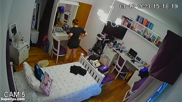 IPCAM – British redhead girl is naked in her room IPCAM – British redhead girl is naked in her room