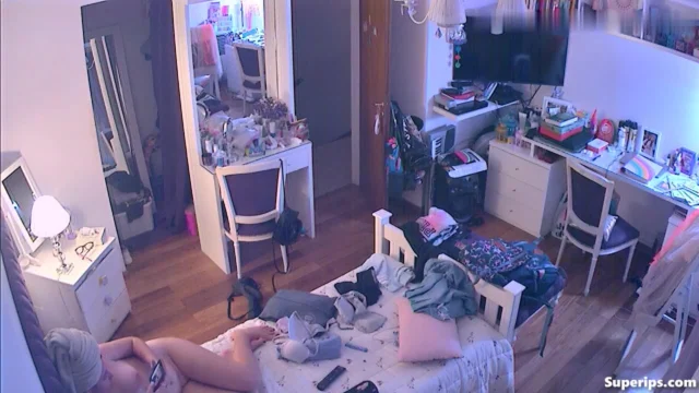 IPCAM – Naked redhead girl watching porn IPCAM – Naked redhead girl watching porn