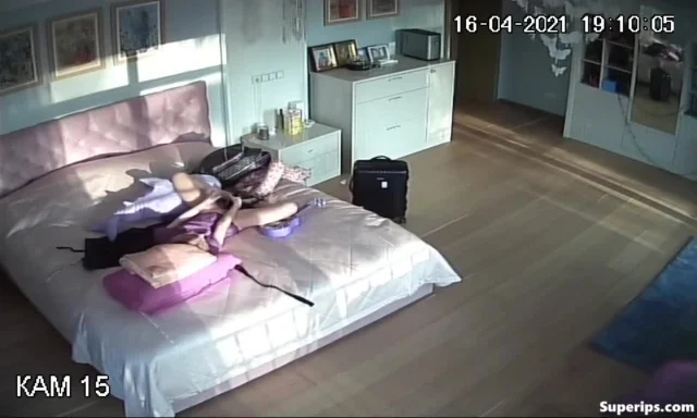 IPCAM – Young German girl masturbates on her bed IPCAM – Young German girl masturbates on her bed