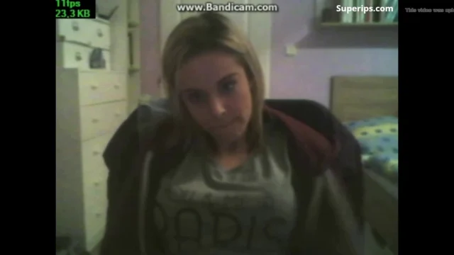 RAT webcam – Young skinny brunette girl RAT webcam – Young skinny brunette girl