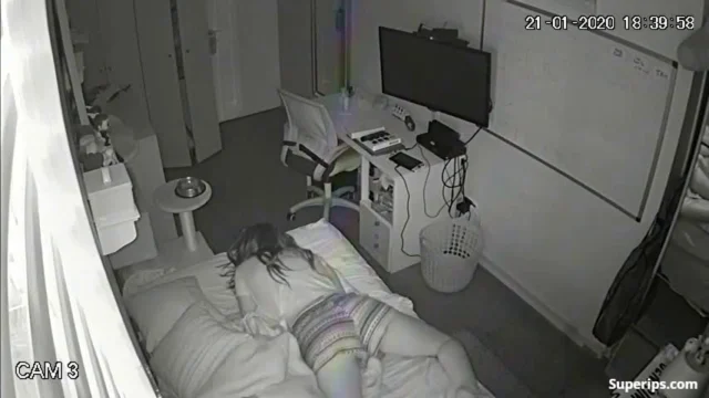 IPCAM – Cute young girl masturbates IPCAM – Cute young girl masturbates