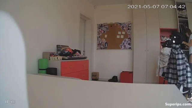 IPCAM – European nerdy girl changing clothes IPCAM – European nerdy girl changing clothes