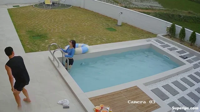 IPCAM – Korean teenage couple groping the pool IPCAM – Korean teenage couple groping the pool