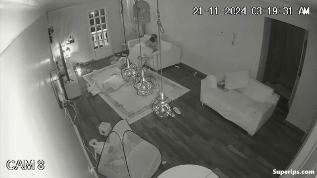 IPCAM – Arab parents fuck in their living room IPCAM – Arab parents fuck in their living room