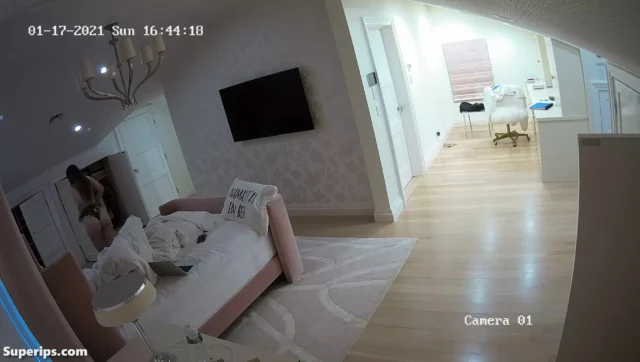IPCAM – Rare German college girl changes her clothes IPCAM – Rare German college girl changes her clothes