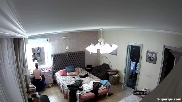IPCAM – Skinny French girl changes clothes in her room IPCAM – Skinny French girl changes clothes in her room