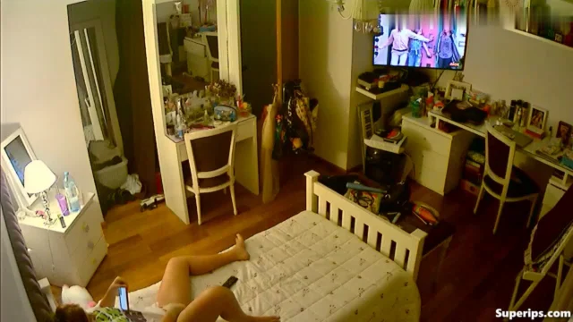 IPCAM – Teenager masturbates while viewing porn on iPhone IPCAM – Teenager masturbates while viewing porn on iPhone