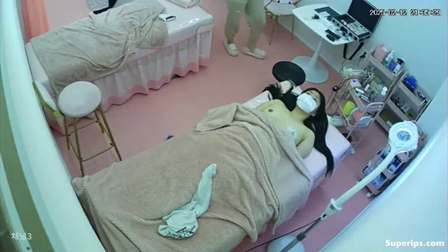IPCAM – Korean college girls get deep waxing IPCAM – Korean college girls get deep waxing