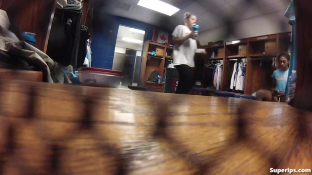 IPCAM – Canadian teens changing in the college locker room IPCAM – Canadian teens changing in the college locker room
