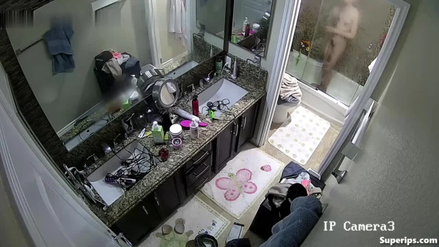 IPCAM – American babe takes a shower in the morning IPCAM – American babe takes a shower in the morning