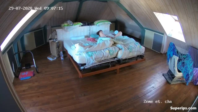IPCAM – Pregnant German woman masturbates in her bed IPCAM – Pregnant German woman masturbates in her bed
