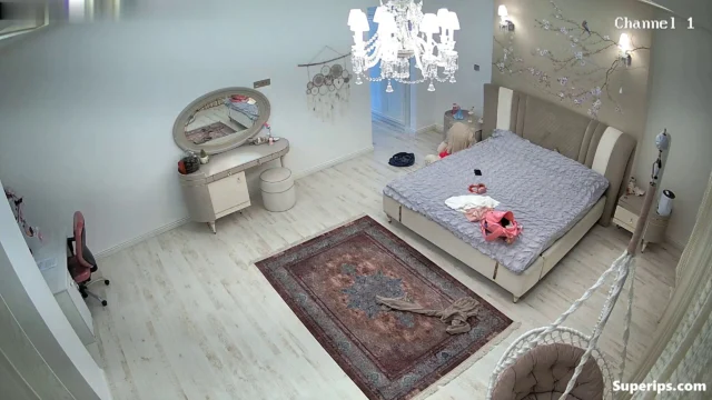 IPCAM – Arab college girl naked in her room IPCAM – Arab college girl naked in her room