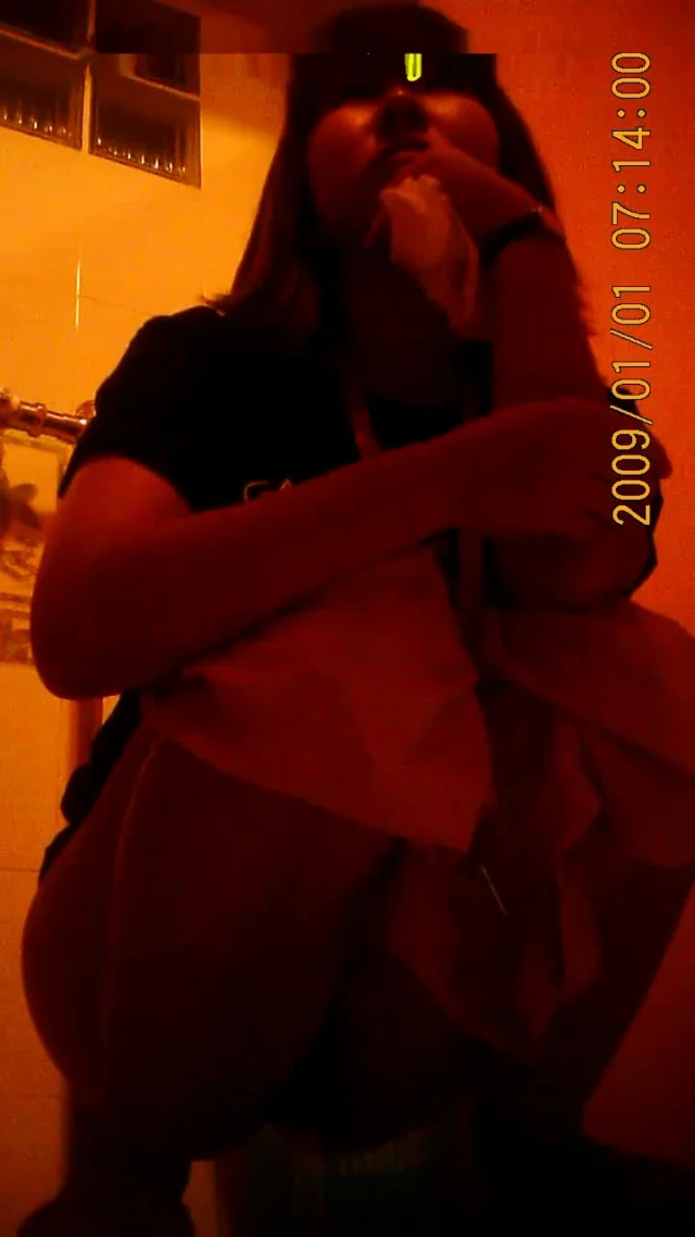 Spy toilet – Thailand girls in the bathroom #6