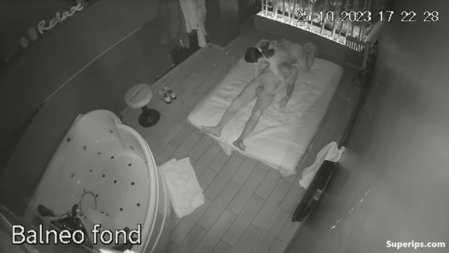 IPCAM – Old Italian man receives an erotic massage IPCAM – Old Italian man receives an erotic massage
