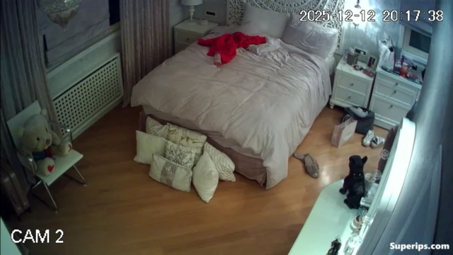 IPCAM – British college girl shows off her teenage body IPCAM – British college girl shows off her teenage body