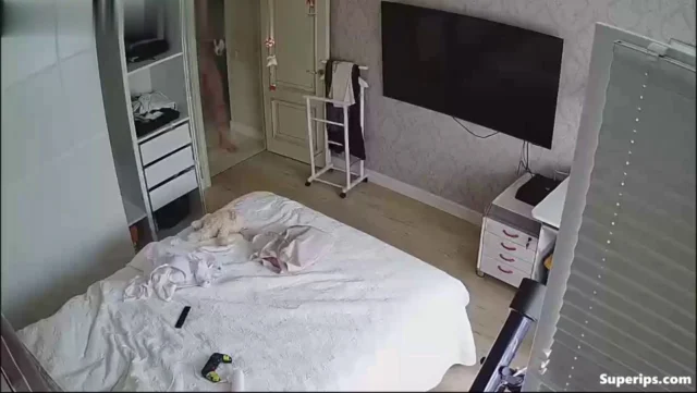 IPCAM – Ukrainian teenage girl secretly watches porn IPCAM – Ukrainian teenage girl secretly watches porn