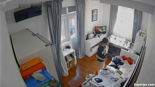 IPCAM – Swiss teen girl changes clothes IPCAM – Swiss teen girl changes clothes