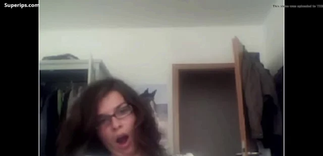 RAT webcam – Young nerdy girl with glasses RAT webcam – Young nerdy girl with glasses