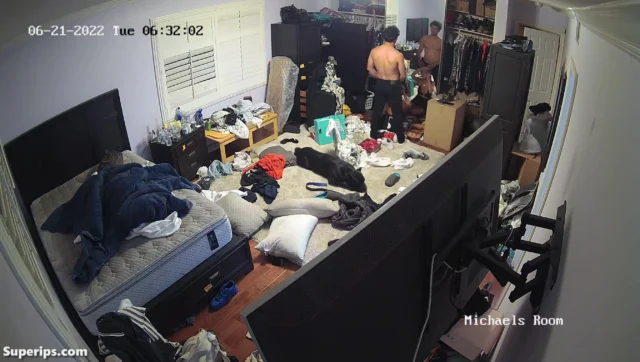 IPCAM – Stepbrother puts dick in sister’s face IPCAM – Stepbrother puts dick in sister’s face