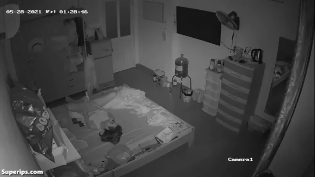 IPCAM – Naughty Asian mom masturbates with a vibrator