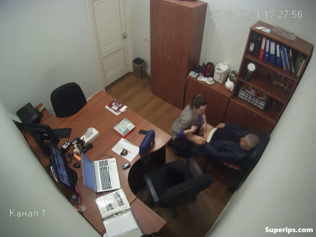 IPCAM – Russian secretary gives her boss a blowjob IPCAM – Russian secretary gives her boss a blowjob
