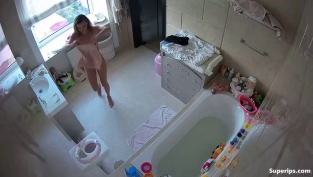 IPCAM – German princess takes a shower IPCAM – German princess takes a shower