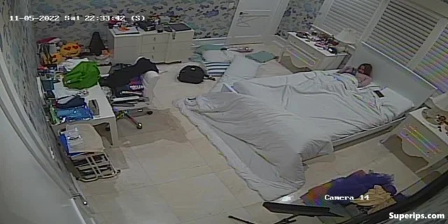 IPCAM – Innocent American girl masturbates in her bed IPCAM – Innocent American girl masturbates in her bed