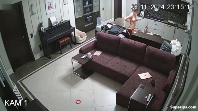 IPCAM – Ukrainian busty girl is naked on the couch IPCAM – Ukrainian busty girl is naked on the couch