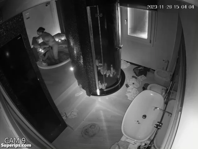 IPCAM – British pregnant mom gets fucked underwater IPCAM – British pregnant mom gets fucked underwater