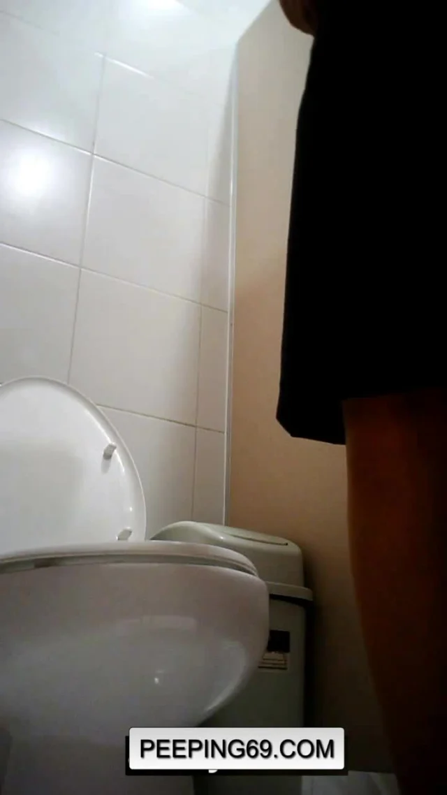 Spy toilet – Thailand girls in the bathroom #28 Spy toilet – Thailand girls in the bathroom #28